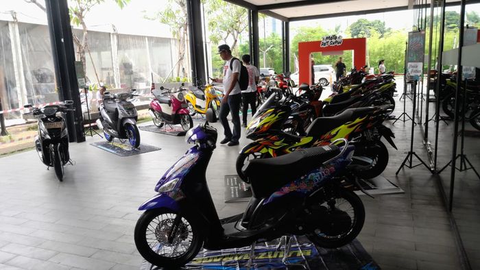 MaxDecal Art Party 2025