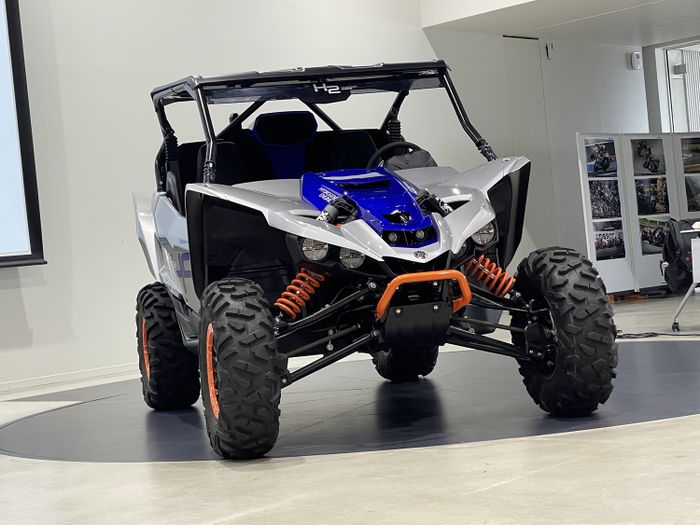 Dikembangkan bersama Lexus. Yamaha ROV ini menggunakan direct injection dan 100% bahan bakar hydrogen yang tidak mengeluarkan emisi CO2 sama sekali.