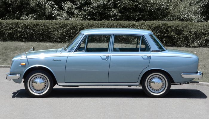 Tampak samping Toyota Corona 1964