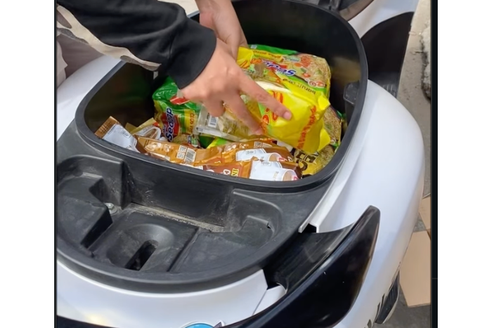 Bagasi Yamaha Grand Filano muat sembako buat se-RT