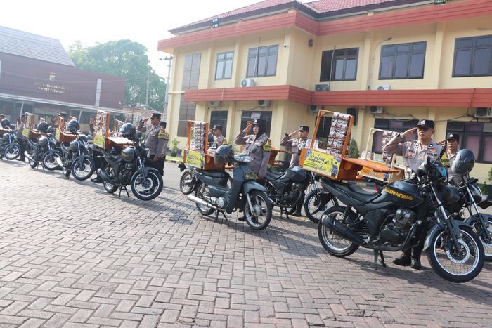 Apel pagi pelepasan 17 Bhabinkamtibmas yang mendapat tugas dagang kopi keliling memakai motor dinas