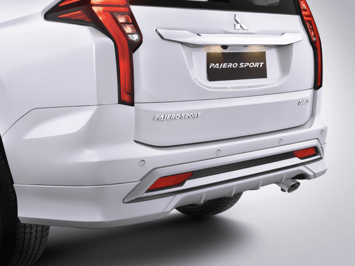 Rear airdam Pajero Sport