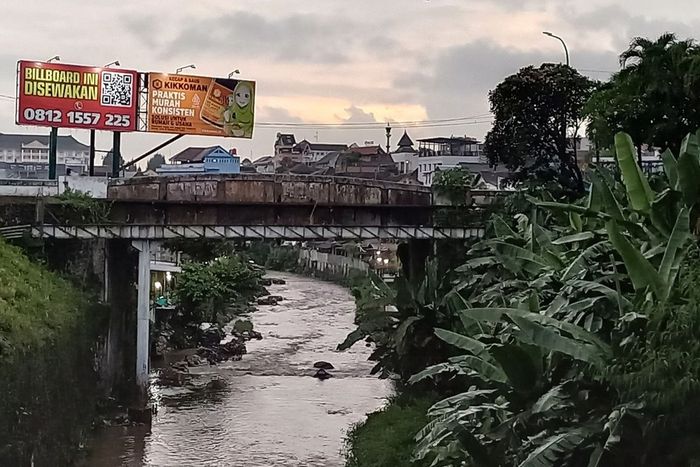 Kondisi jembatan Kewek, kota Yogyakarta yang sudah kritis kini ditutup untuk perbaikan besar
