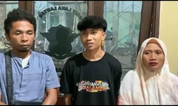 Foto (tengah) Ahmad Agung, anak di bawah umur yang mengemudikan Daihatsu Gran Max Blind Van yang dikejar-kejar Polisi di Gentung Temiang, Tanah Grogot, Paser, Kalimantan Timur