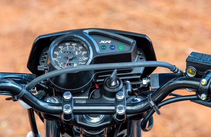 panel instrumen Honda XR150L