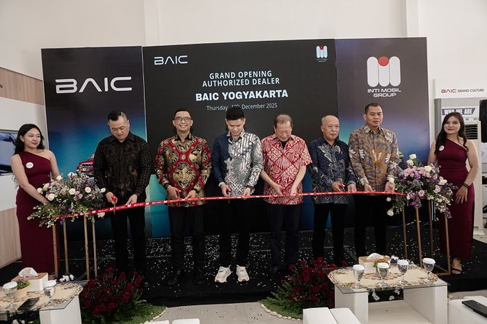 Potong pita launching dealer ke-16 BAIC Indonesia di Ambarketawang, Yogyakarta