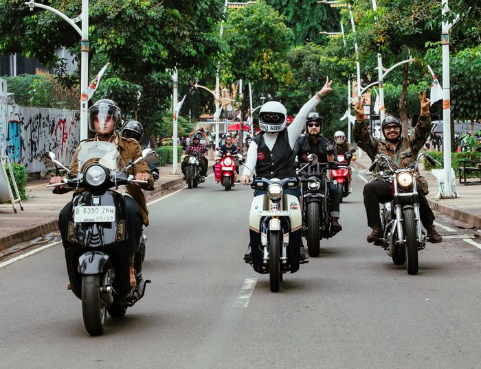 Riding tema Vintage Style yang terinspirasi gaya klasik Inggris era pertengahan abad ke-20
