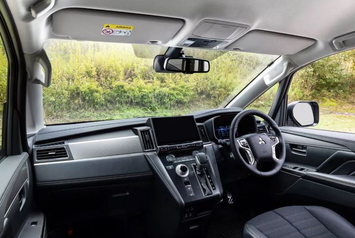 dasbor Mitsubishi Delica D 5 model 2026