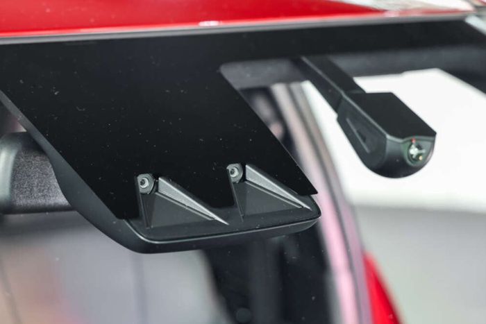 Sensor ADAS Perodua Traz, termasuk kamera untuk DVR.