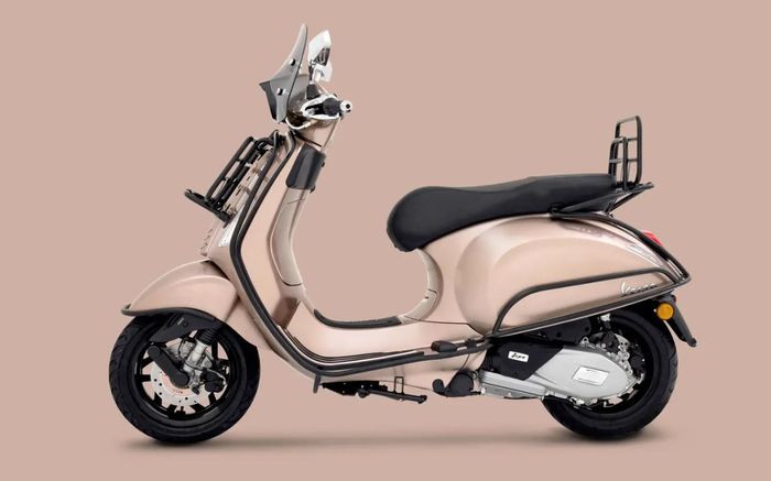 tampak samping Vespa Sprint Tech 150 i-Get ABS Touring Edition 2026