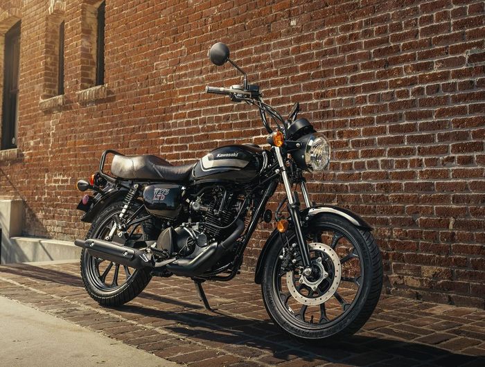 detail tampilan Kawasaki W175 LTD