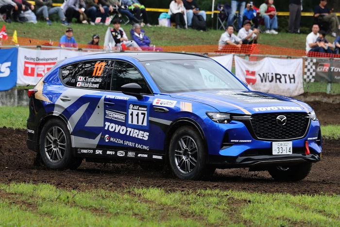 Salah satu mobil balap Mazda yang tampil di Tokyo Auto Salon, CX-60 XCR Sprint.