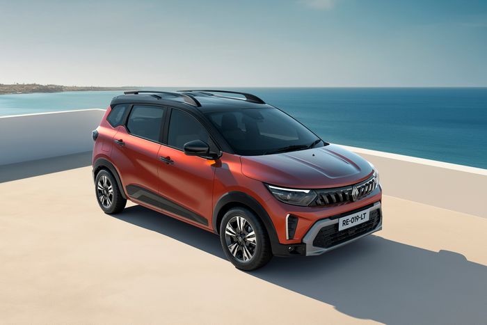 Renault Triber terbaru.