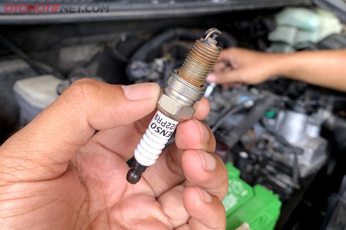 Busi mobil yang harus diganti 