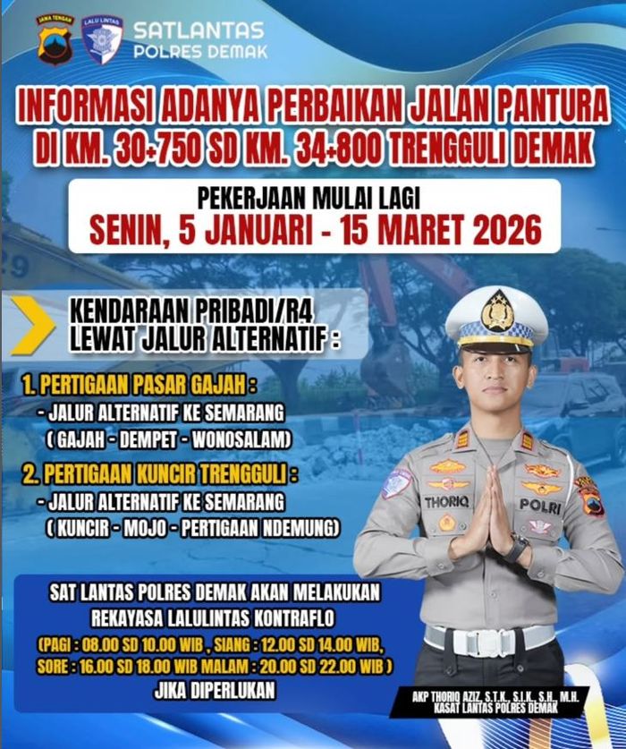 Info pengalihan arus lalu lintas selama proyek perbaikan dan peninggian jalan Pantura Semarang-Demak, wilayah Trengguli, kabupaten Demak, Jawa Tengah