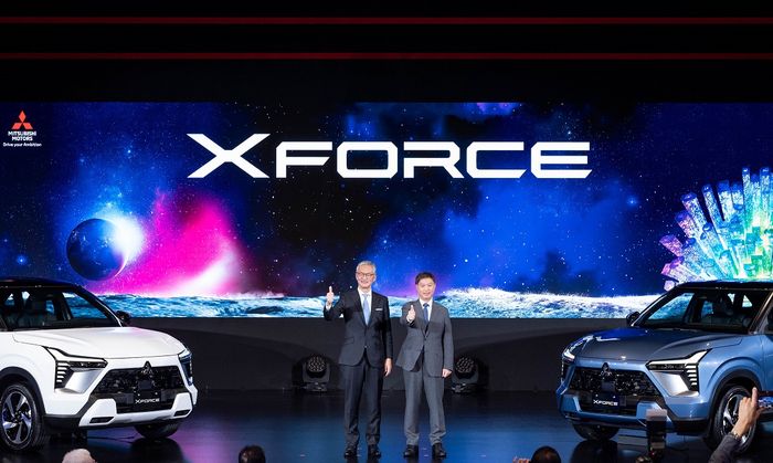 Peluncuran Mitsubishi XForce di Taiwan dihadiri langsung Tatsuo Nakamura, wakil presiden eksekutif Mitsubishi Motors (kiri) dan Hsin-Cheng Tseng, presiden di CMC (kanan).