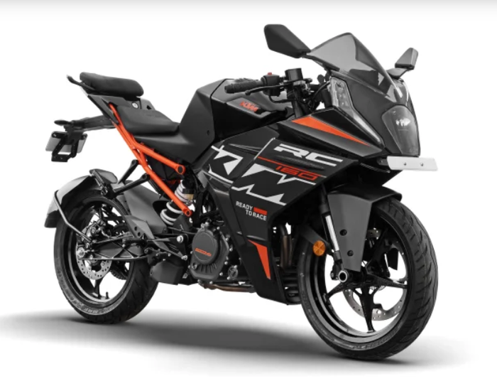 Desain ramping dengan garis tajam khas KTM RC series