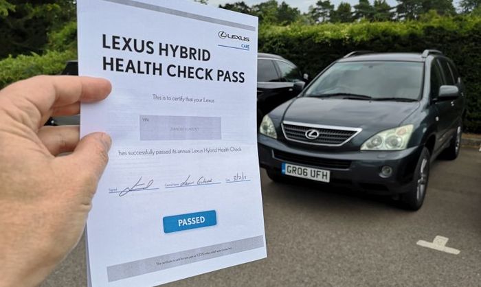 Ilustrasi dokumen hasil pemeriksaan baterai mobil hybrid