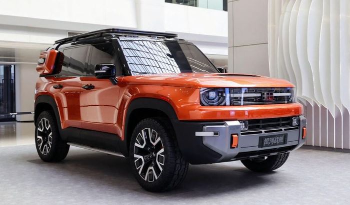 desain eksteriornya mengingatkan pada SUV legendaris seperti Defender, Mercedes G-Wagon, sampai Ford Bronco