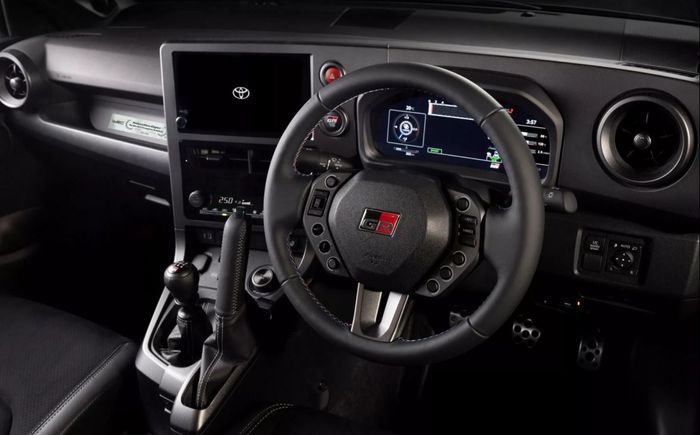 detail dasbor Toyota GR Yaris S&eacute;bastien Ogier 9x World Champion Edition