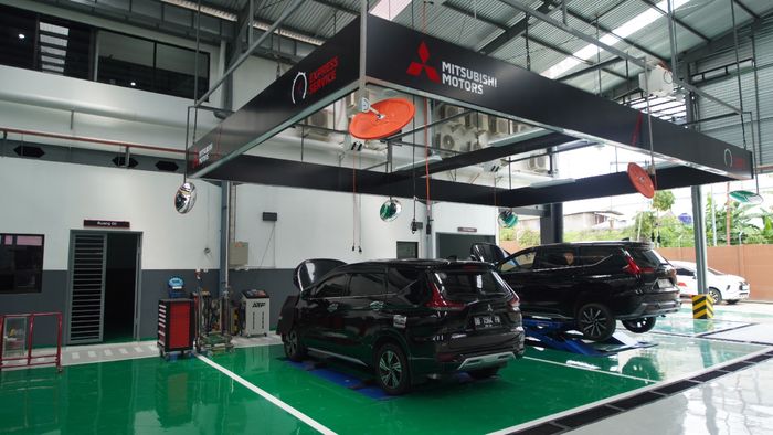 Salah satu fasilitas di dalam diler Mitsubishi Manado