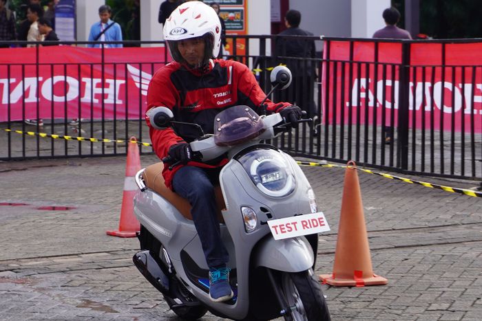Unit test ride motor Honda juga dicoba ratusan kali selama gelaran IIMS 2026