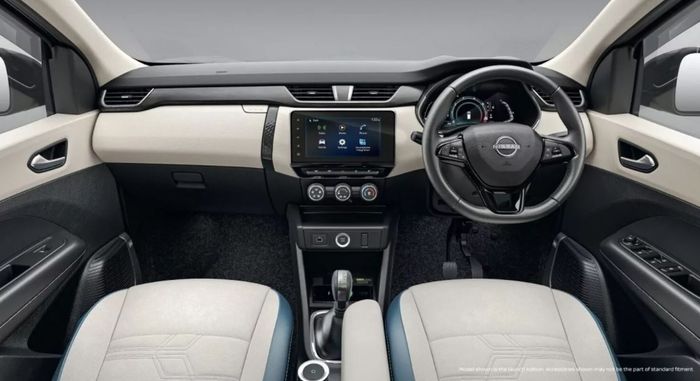 detail dasbor Nissan Gravite