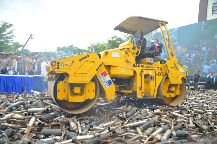 Pemusnahan knalpot brong oleh Polda Jawa Barat, (18/2/26)