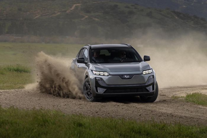 Subaru Uncharted secara tampang mirip C-HR+.