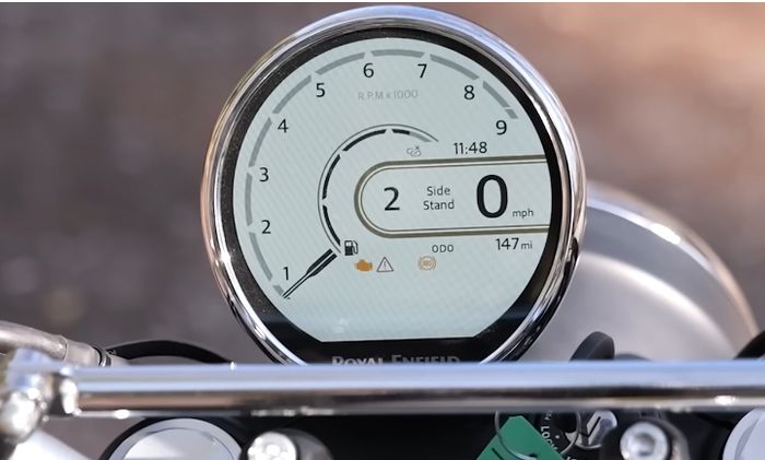 Panel indikator Royal Enfield Bear 650 paling canggih di antara Royal Enfield yang lain, sudah TFT dan bisa menampilkan peta secara utuh.