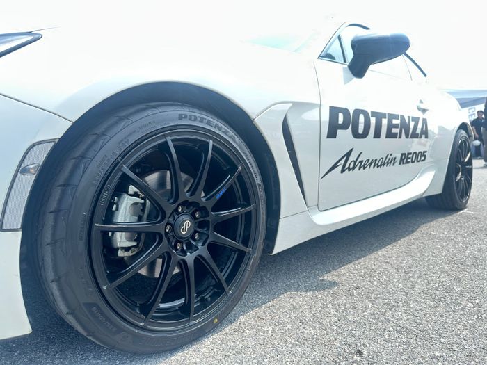 Tiga teknologi baru di ban Bridgestone Potenza Adrenalin RE005