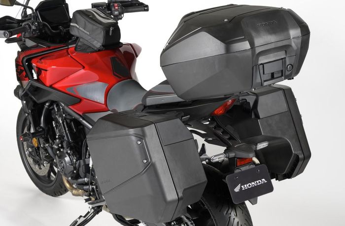 detail top box dan panner pada Honda CB1000GT