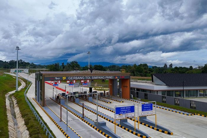 Gerbang tol Simpang Panei di ruas tol Kuala Tanjung&ndash;Tebing Tinggi&ndash;Parapat Seksi 4 IC Sinaksak-IC Simpang Panei