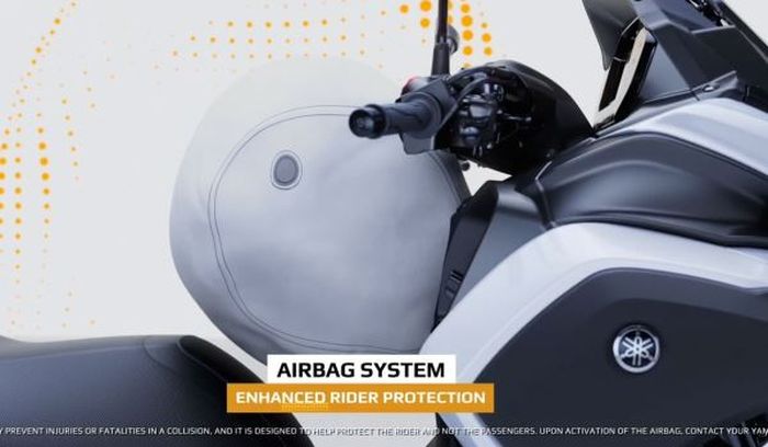 versi terbaru Yamaha Tricity 300 dilengkapi dengan airbag