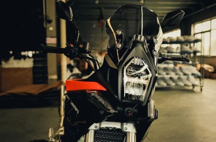 fascia Leonart Rally 300, sudah dilengkapi lampu LED dan dashcam