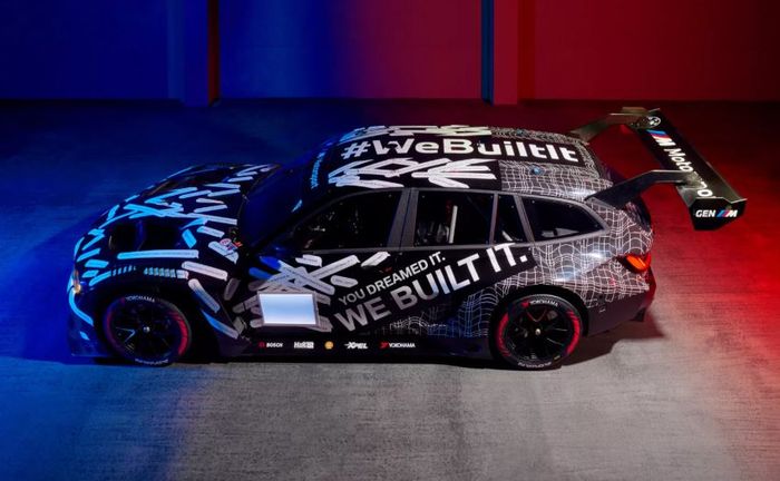 tampak samping BMW M3 Touring 24H