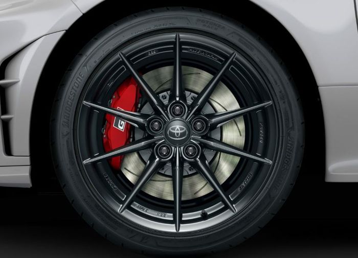penampakan ban baru Toyota GR Yaris model 2026