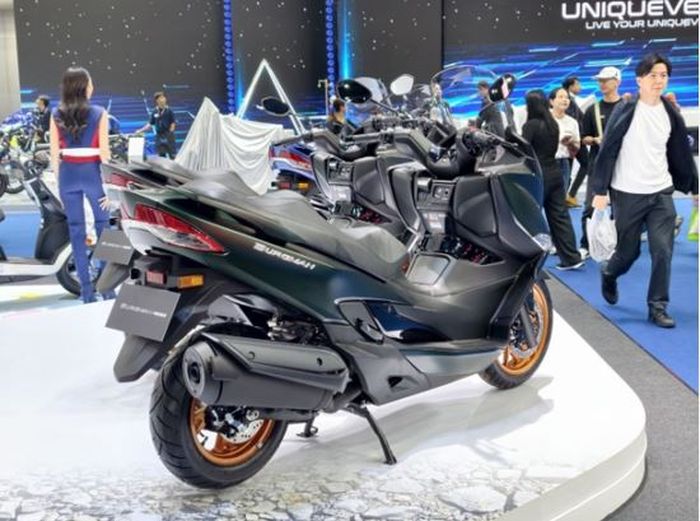 detail buritan Suzuki Burgman 400 terbaru