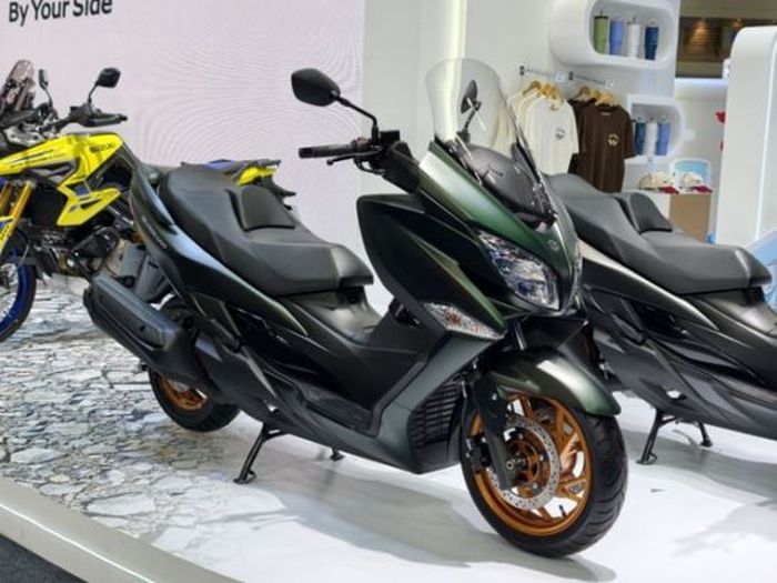 detail tampilan Suzuki Burgman 400 versi terbaru