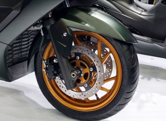 sistem rem Suzuki Burgman 400 sudah menggunakan ABS dual channel