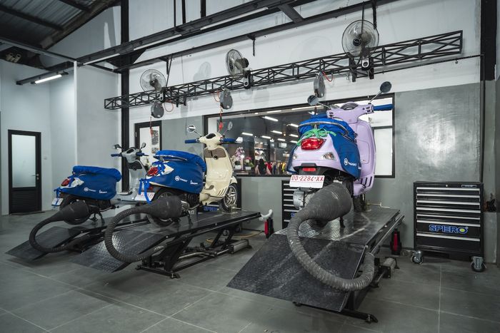 Dealer Motoplex di Makassar menyediakan pelayanan servis untuk produk Piaggio, Vespa, Aprilia dan Moto Guzzi