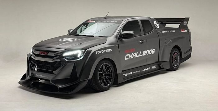 detail tampilan Isuzu D-Max versi balap yang akan berlaha di Isuzu Challenge