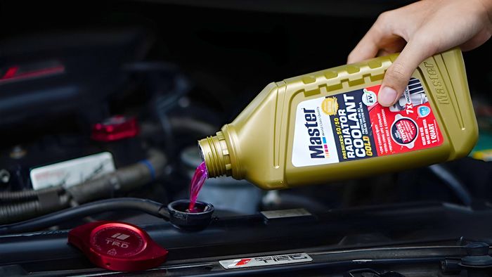 Master Radiator Coolant Gold