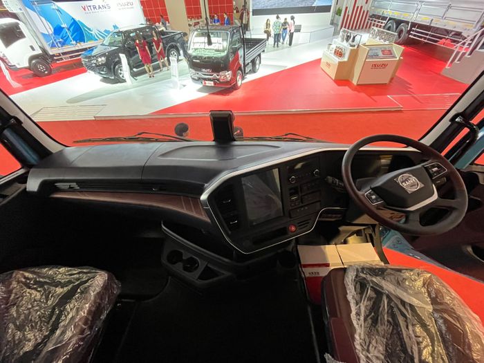 SANY memperkenalkan salah satu andalannya, SANY SE588, yang dirancang khusus untuk kebutuhan pertambangan dan logistik berat.