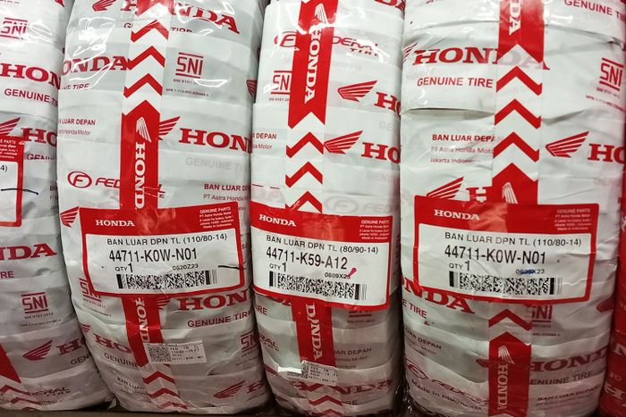 Ban standar motor Honda 