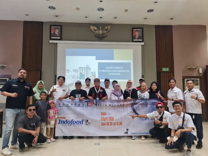 Perwakilan klub atau komunitas otomotif yang tergabung dalam Touring Bela Negara adakan Community Visit ke pabrik Bogasari Jakarta Utara
