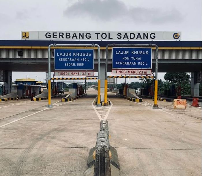 Gerbang tol Sadang lama