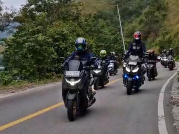 MAXI Tour Boemi Nusantara merupakan program touring panjang menggunakan line up MAXI Yamaha yang eksplorasi budaya dan alam Indonesia