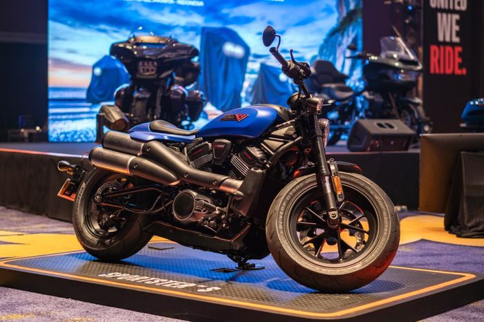 PT JLM Auto Indonesia resmi membawa lini terbaru Harley-Davidson model tahun 2026 ke Indonesia.