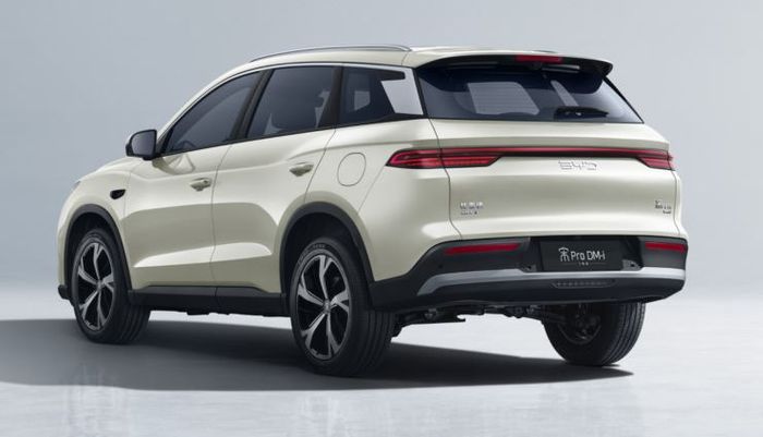 detail buritan BYD Song DM-i PHEV Flying Edition